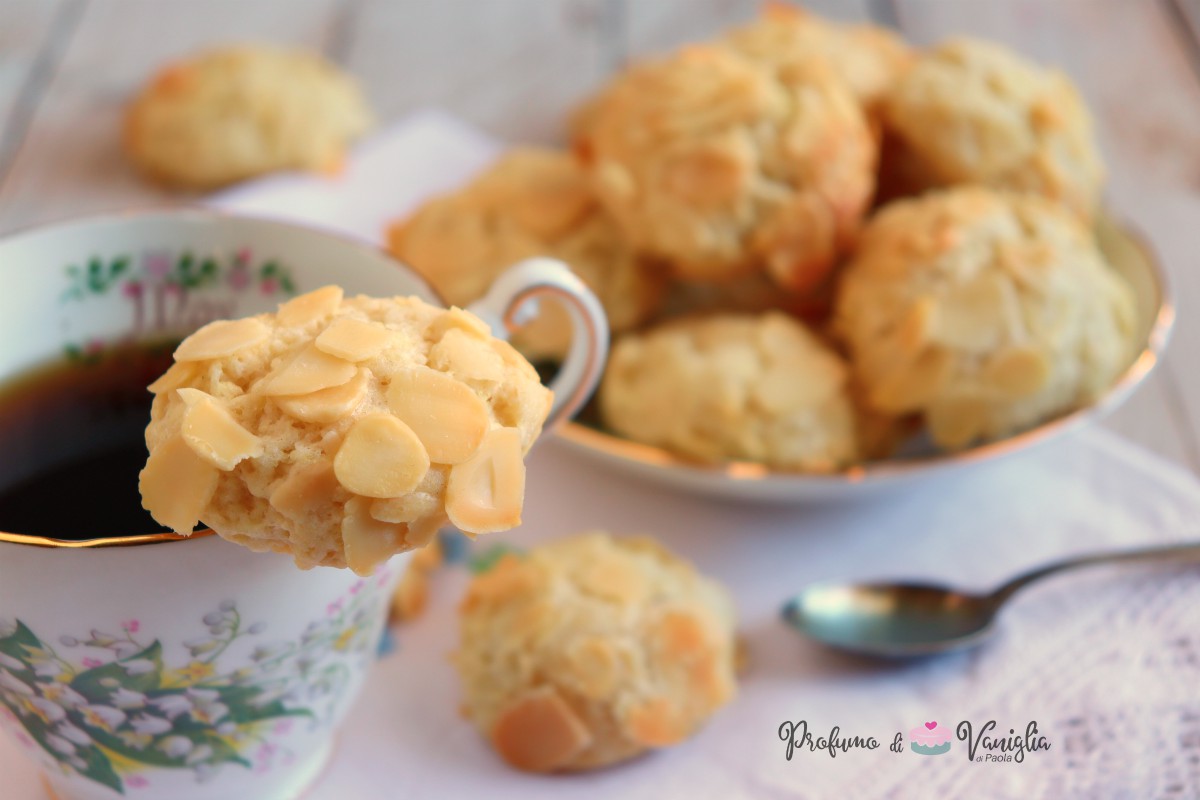 Biscotti al limone e mandorle