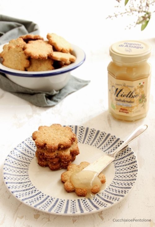 Biscotti al miele e avena