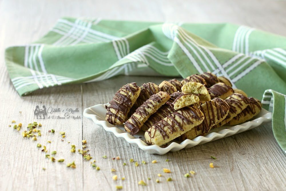 Biscotti al pistacchio e cioccolato fondente