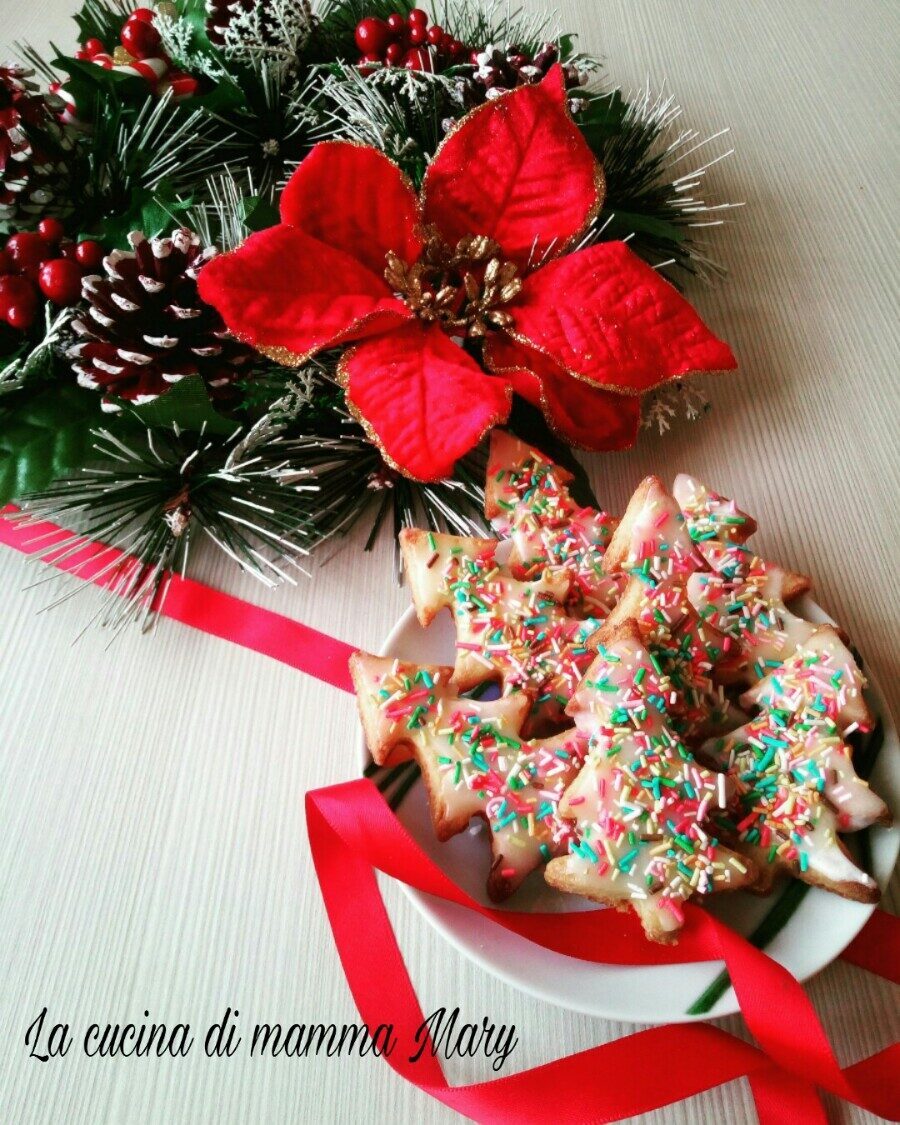 Biscotti alberelli di natale glassati