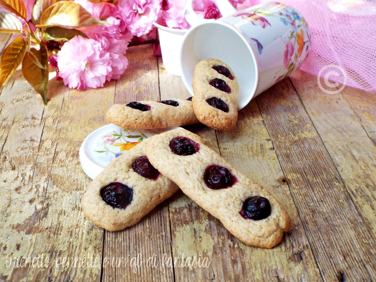 Biscotti alla panna con mirtilli
