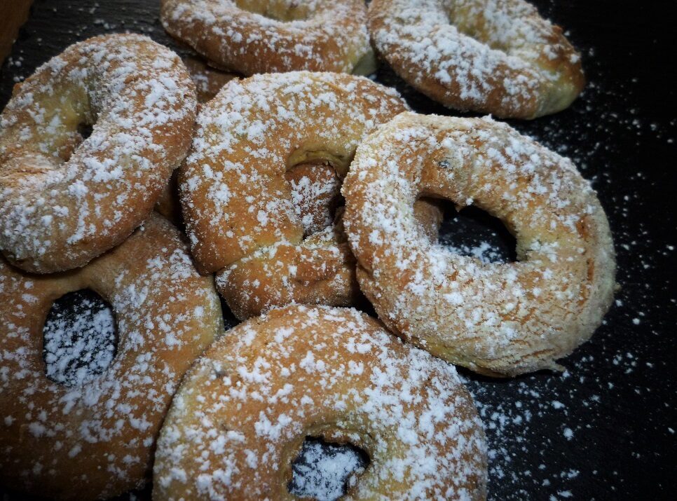 Biscotti alla panna e pistacchio