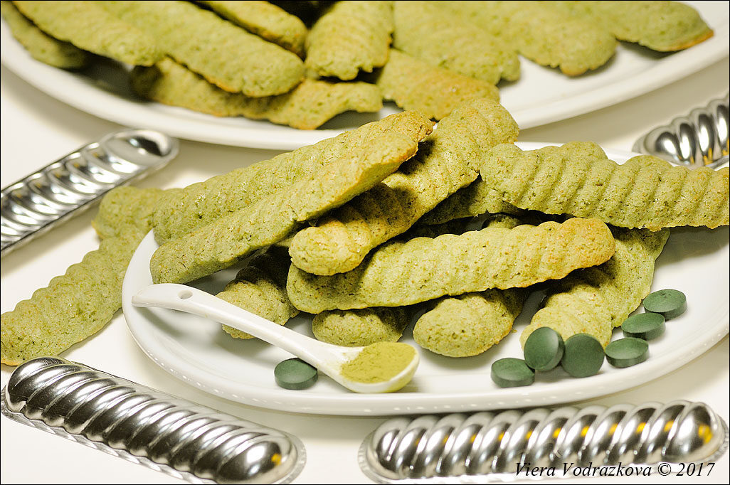 Biscotti alla spirulina e matcha