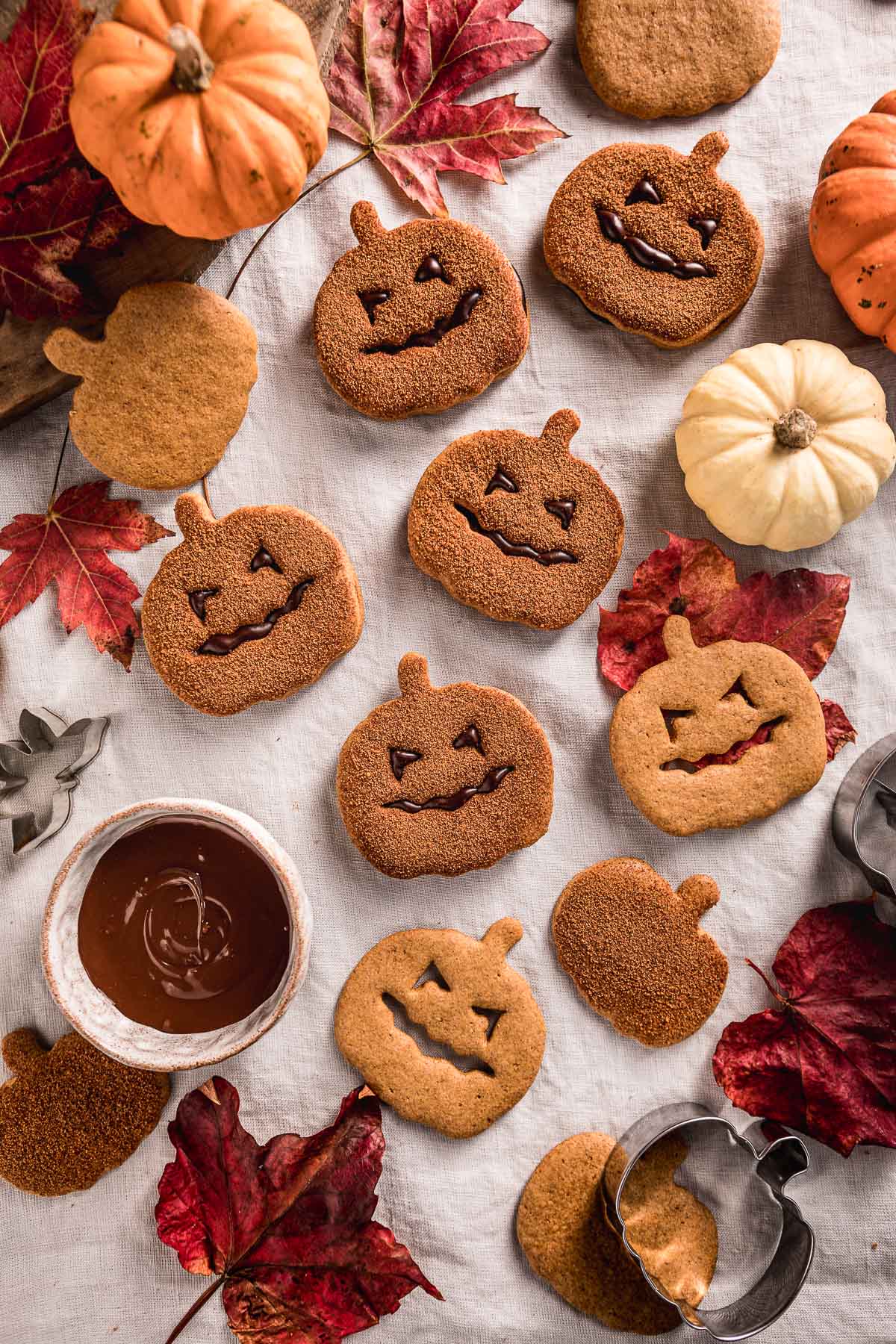 Biscotti alla zucca vegan integrali | vegan pumpkin cutout cookies