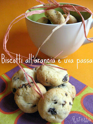 Biscotti all’arancia e uva passa
