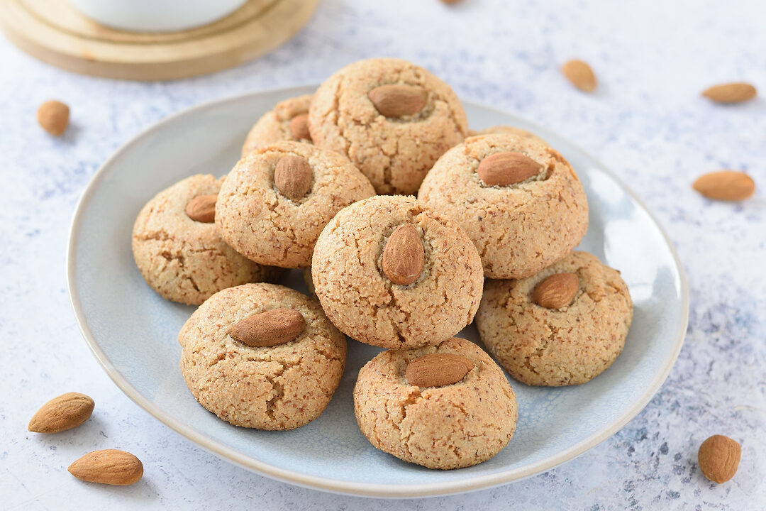Biscotti alle mandorle non pelate