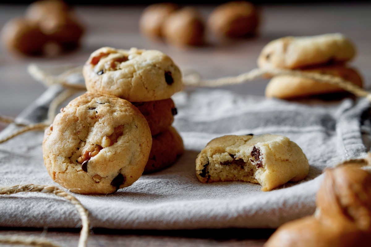 Biscotti alle Noci e Gocce di Cioccolato