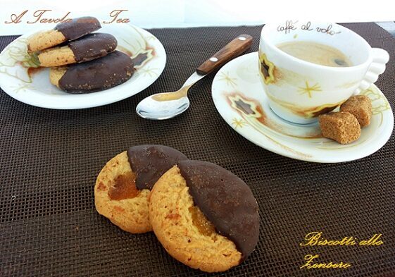 Biscotti allo zenzero con glassa di cioccolato