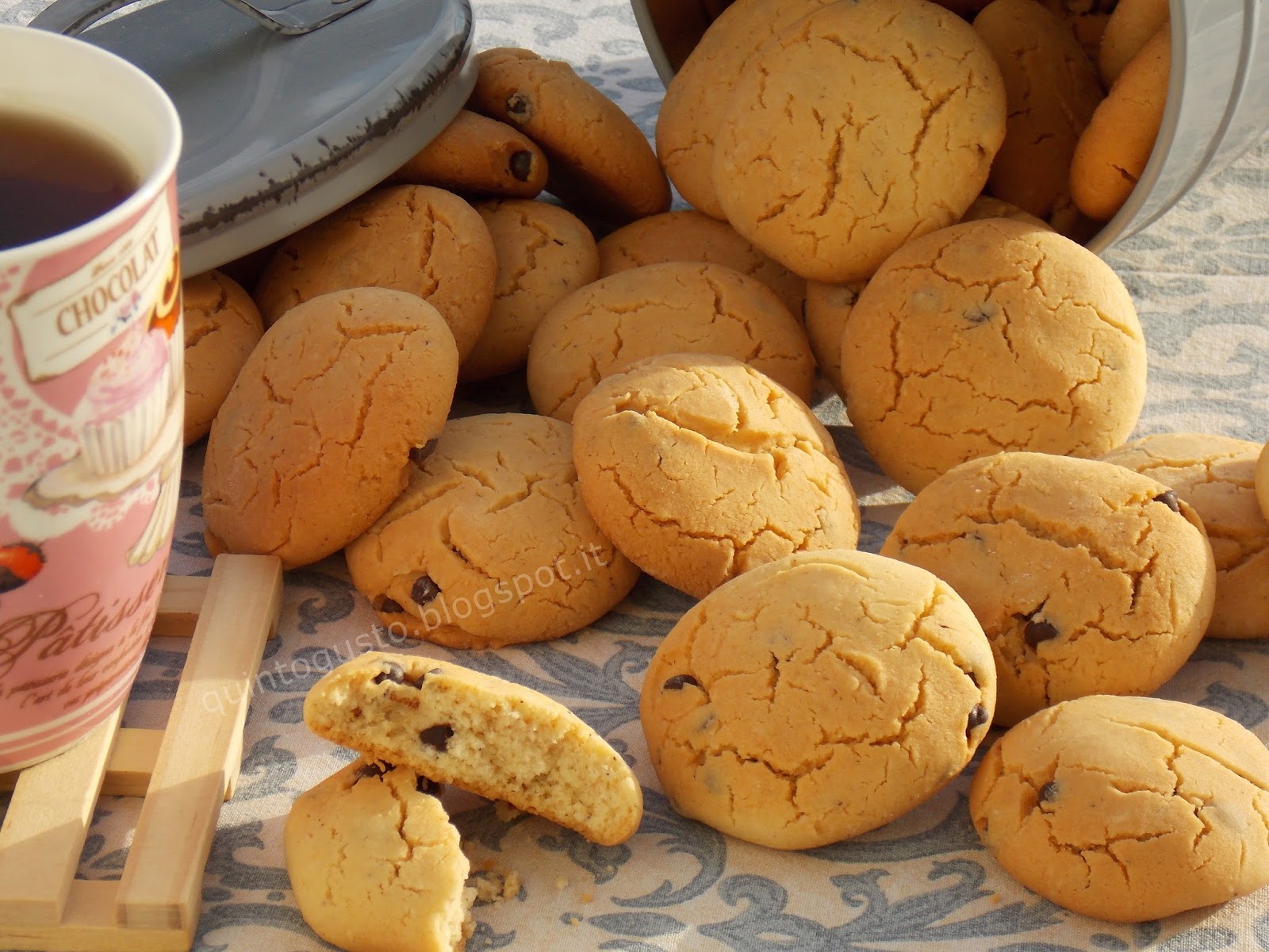 Biscotti arancia e cannella con gocce di cioccolato