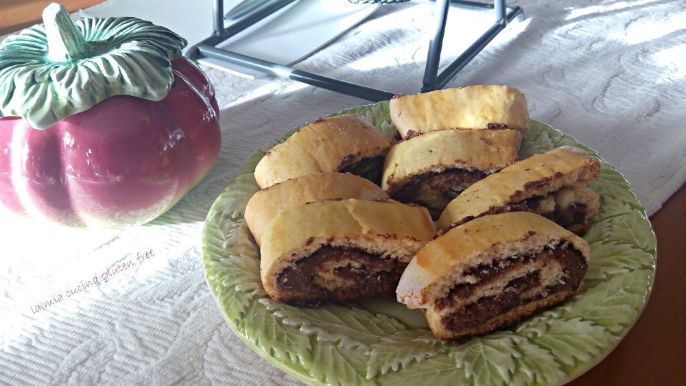 Biscotti arrotolati con nutella