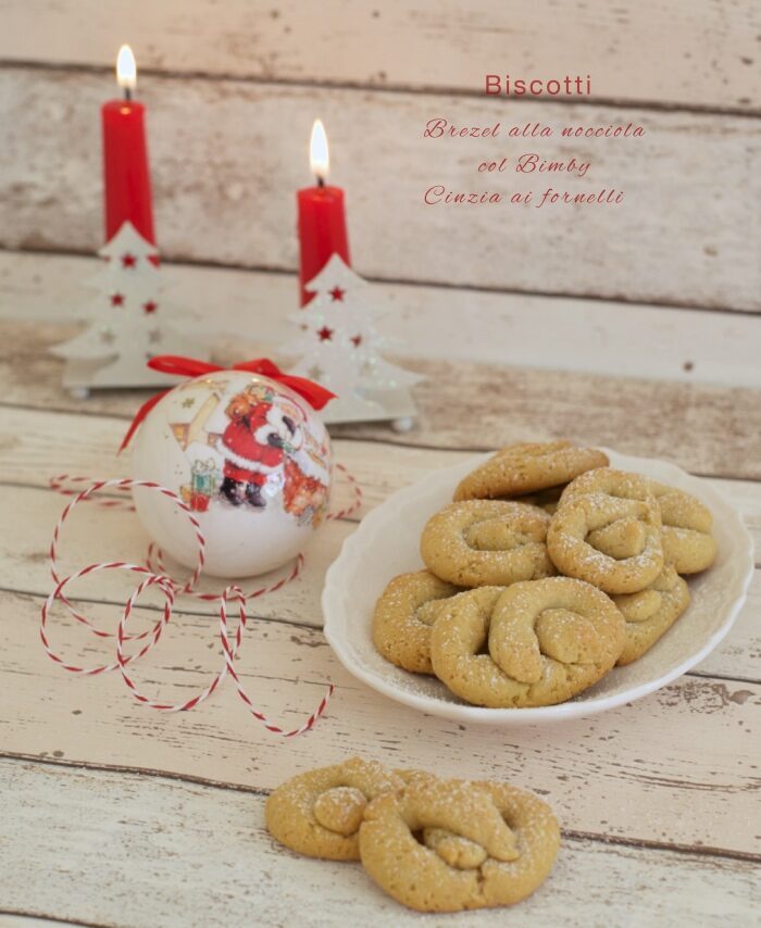 Biscotti brezel alla nocciola col bimby