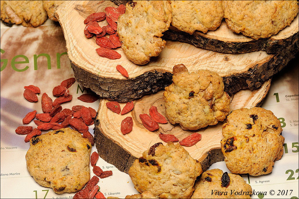Biscotti brutti e buoni