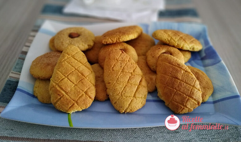 Biscotti con farina di mais e mandorle con bimby