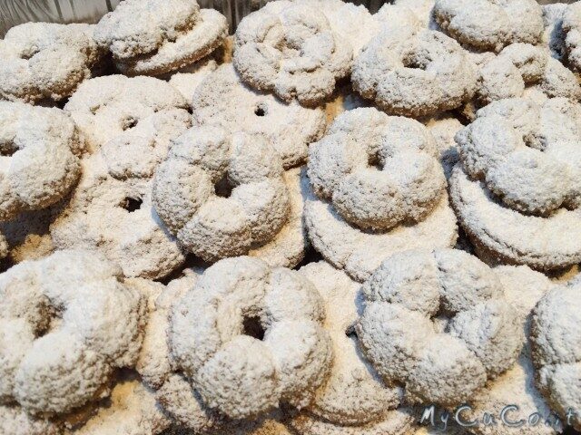 Biscotti con farina di orzo, impastati col cuco moulinex