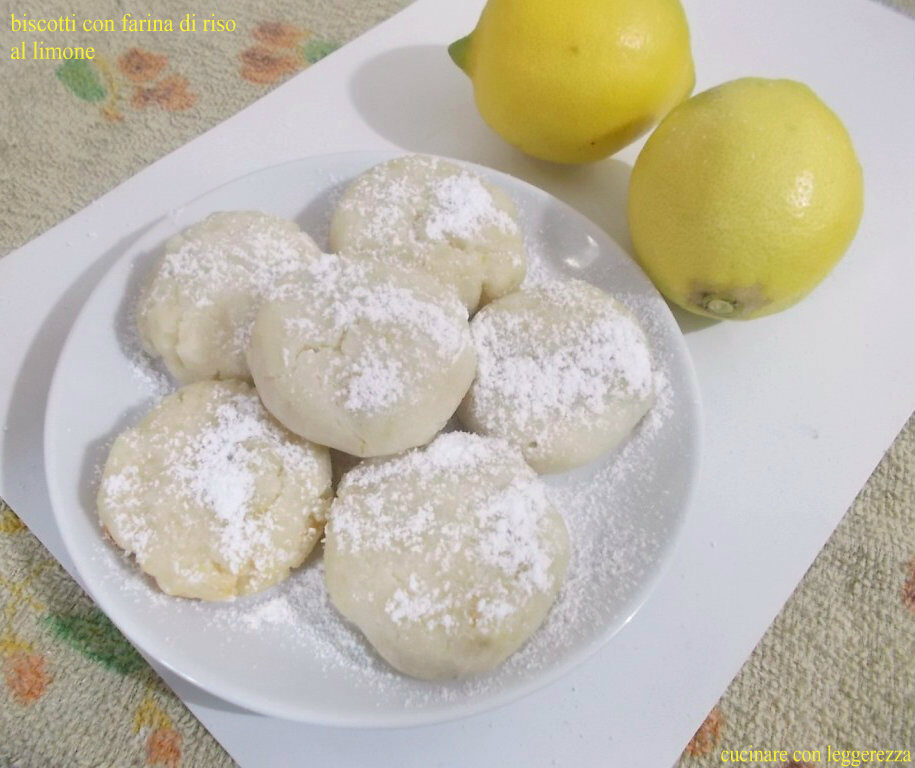Biscotti con farina di riso al limone