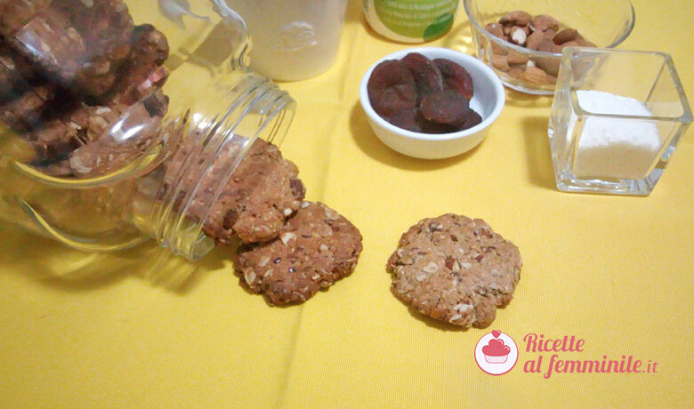 Biscotti con fiocchi d’avena, mandorle e semi di lino senza uova