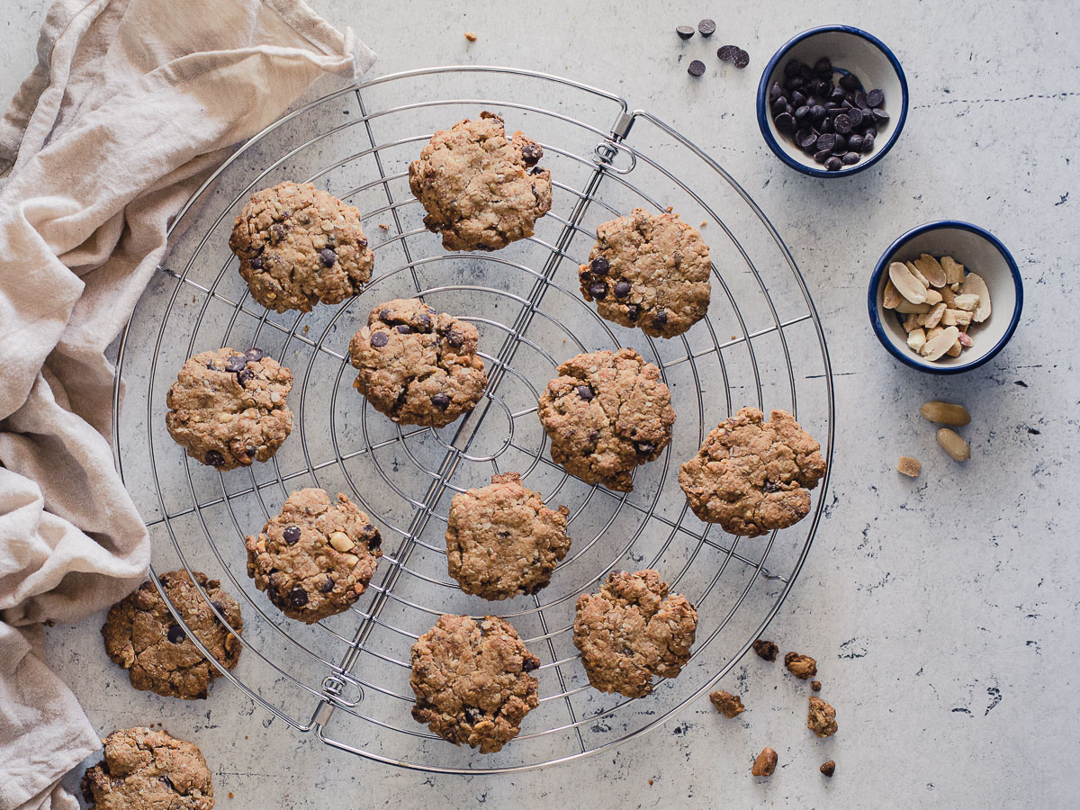 Biscotti con fiocchi di avena, succo d’arancia e fichi secchi {senza uova, senza burro, senza zuccheri aggiunti}