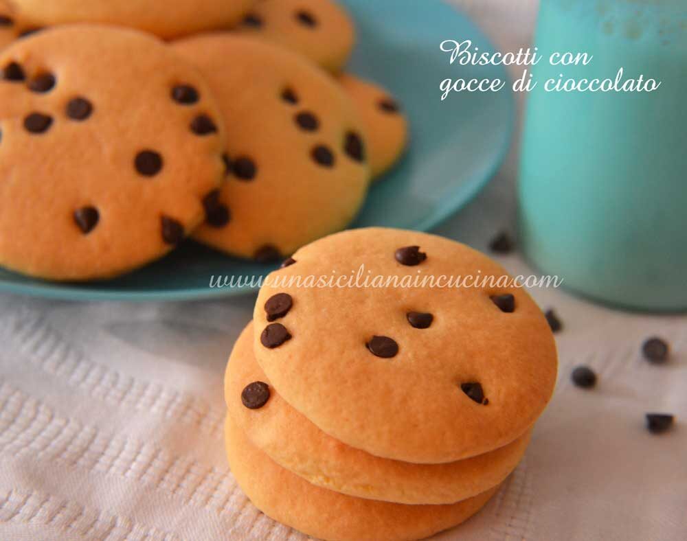Biscotti con gocce di cioccolato