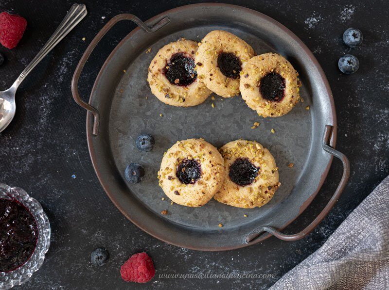 Biscotti con l’impronta e confettura