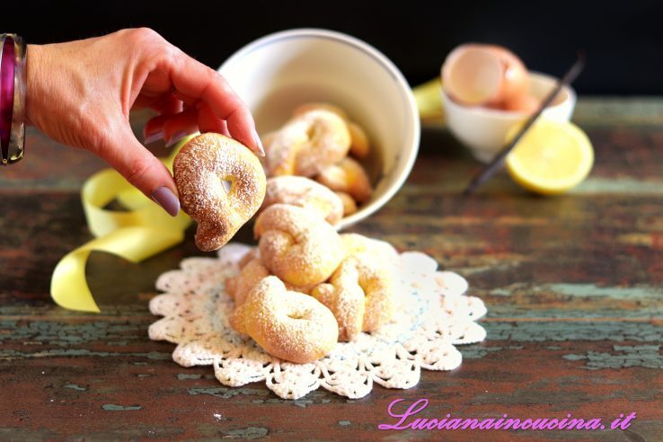 Biscotti con lo yogurt greco