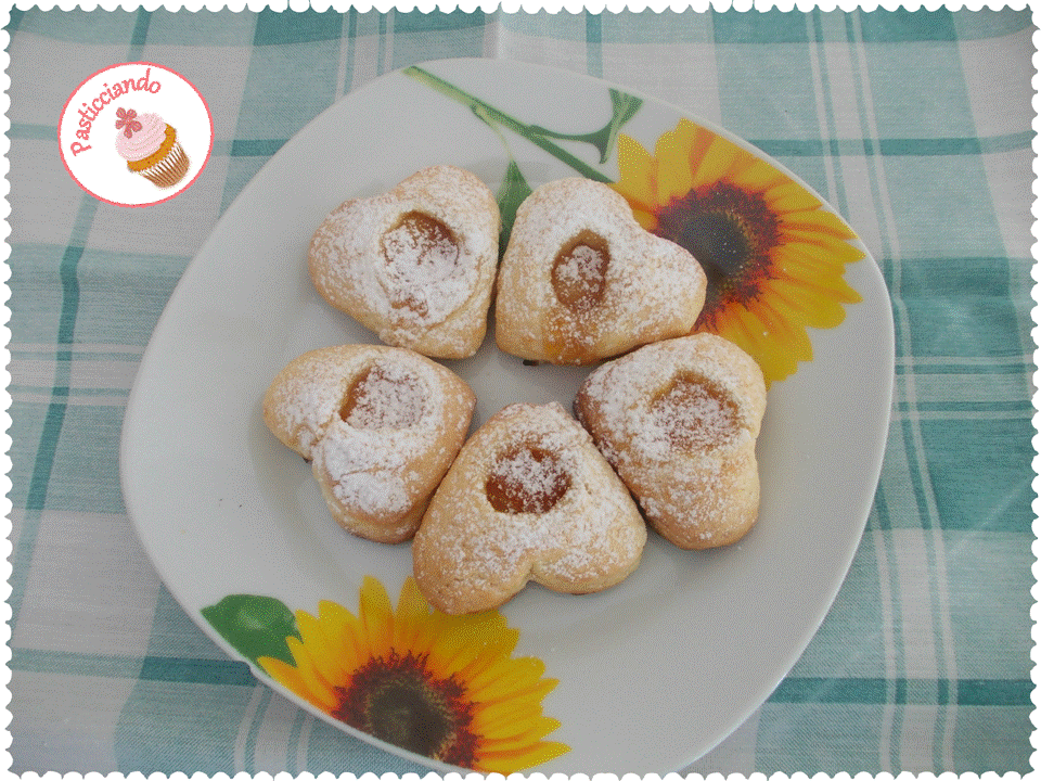 Biscotti con pastafrolla alla panna