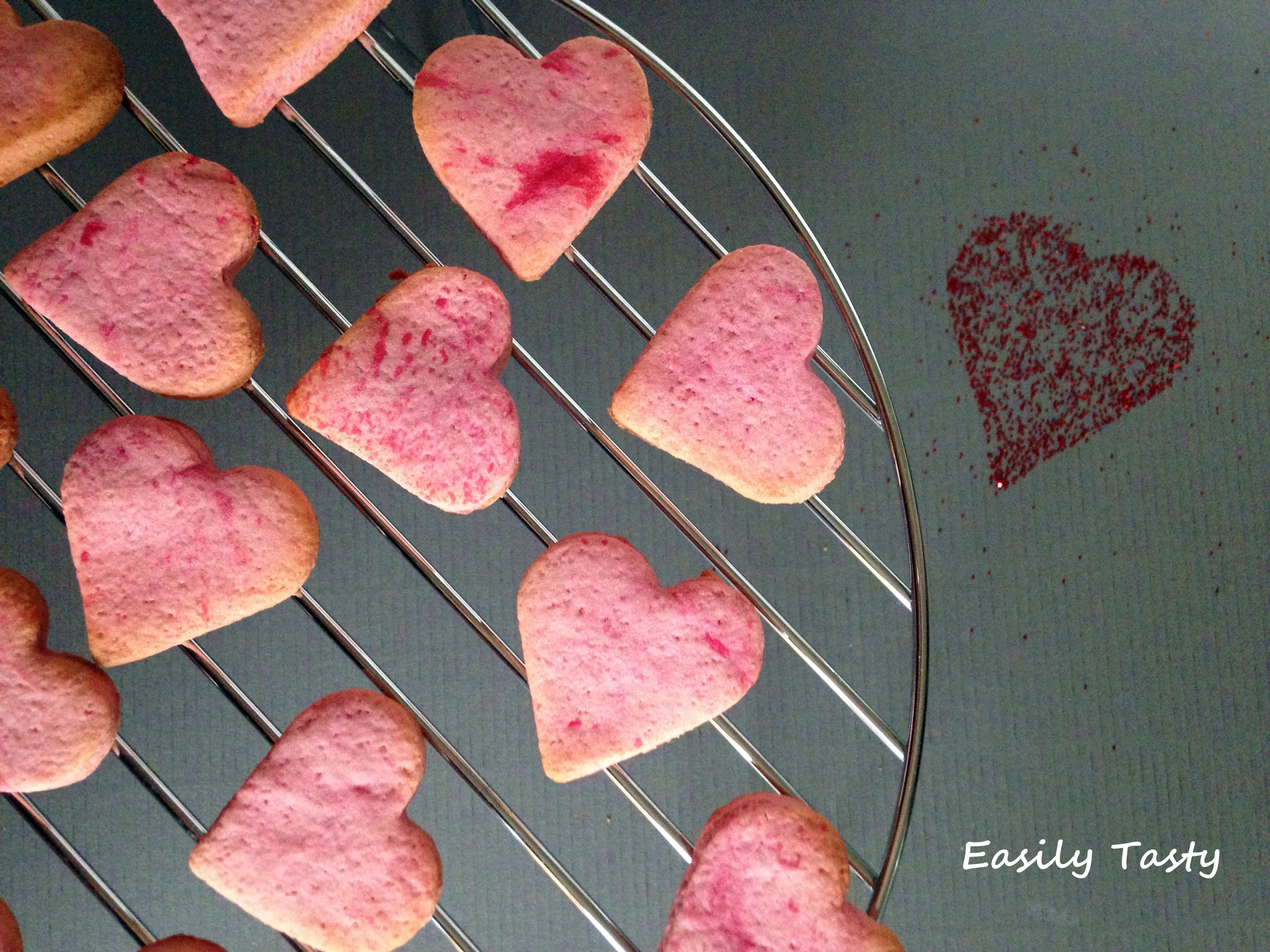 Biscotti con succo di barbabietola