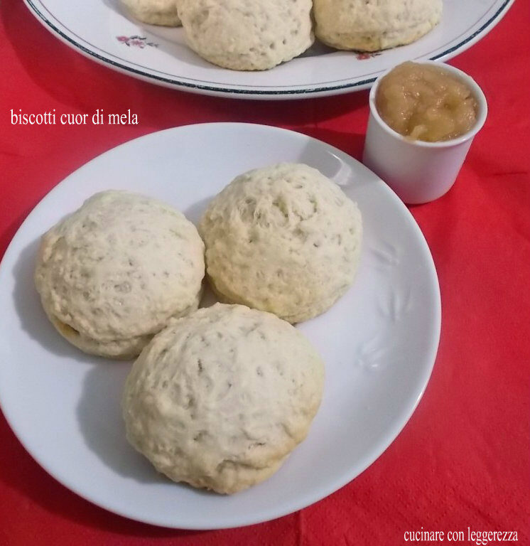 Biscotti cuor di mela