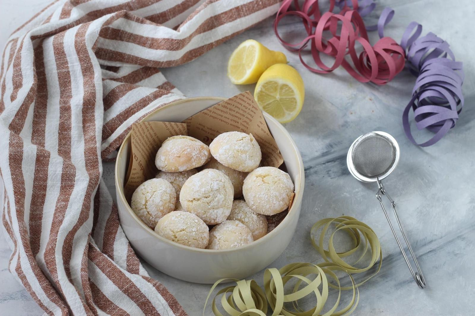 Biscotti di carnevale al limone