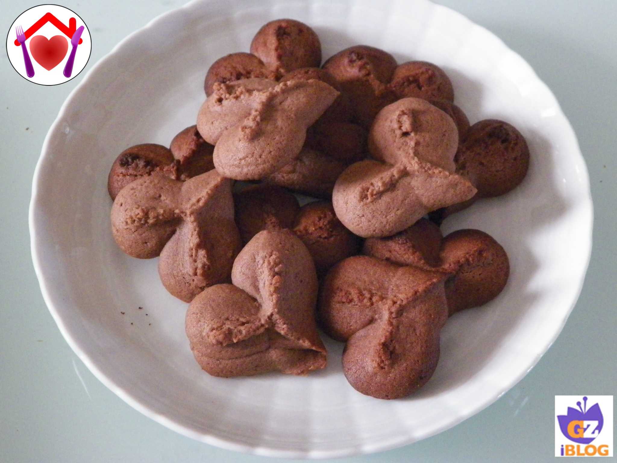 Biscotti di frolla montata al cacao