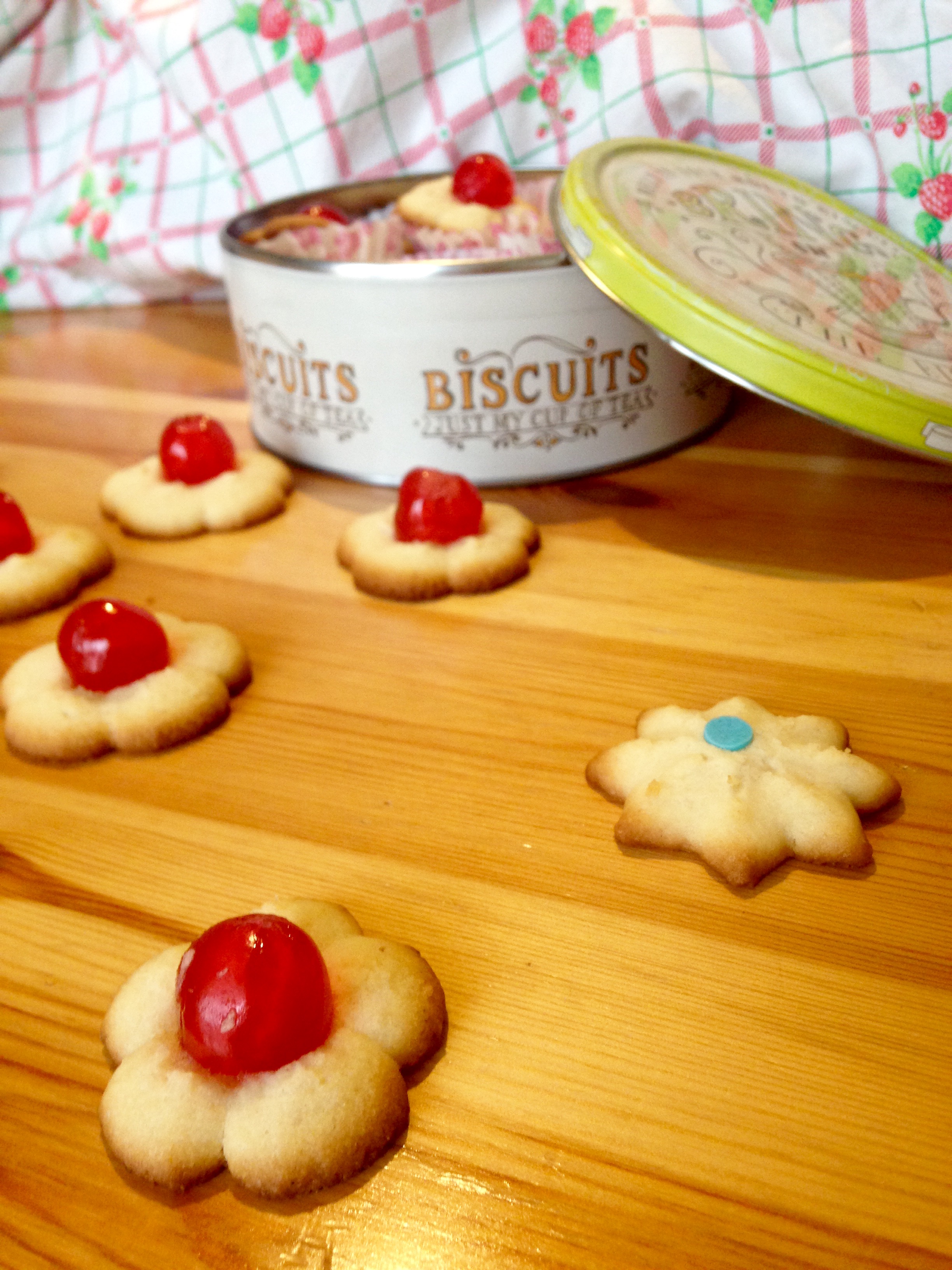 Biscotti di frolla montata