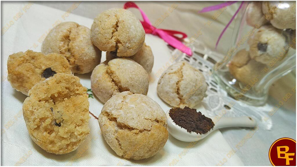 Biscotti di mandorle caffè e cioccolato