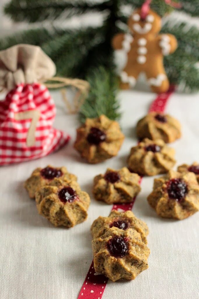 Biscotti di natale: biscotti con grano saraceno e mirtilli rossi