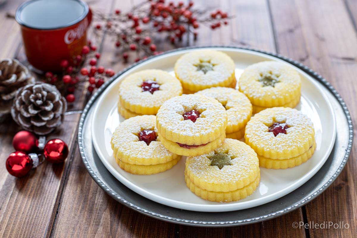 Biscotti di natale ripieni – con marmellata o crema di pistacchi