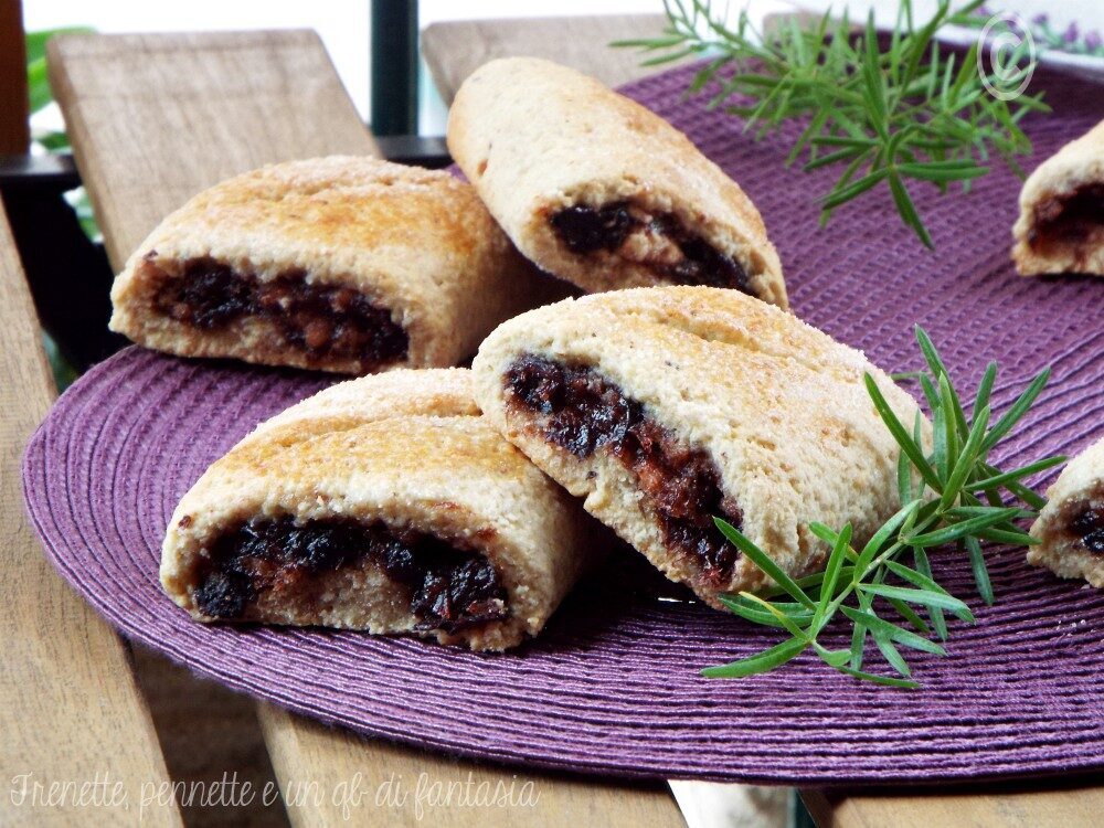 Biscotti di nocciole con marmellata