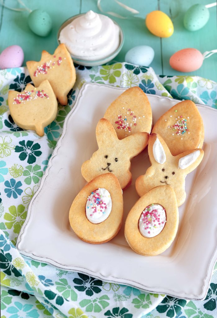 Biscotti di pasqua farciti con crema paradiso