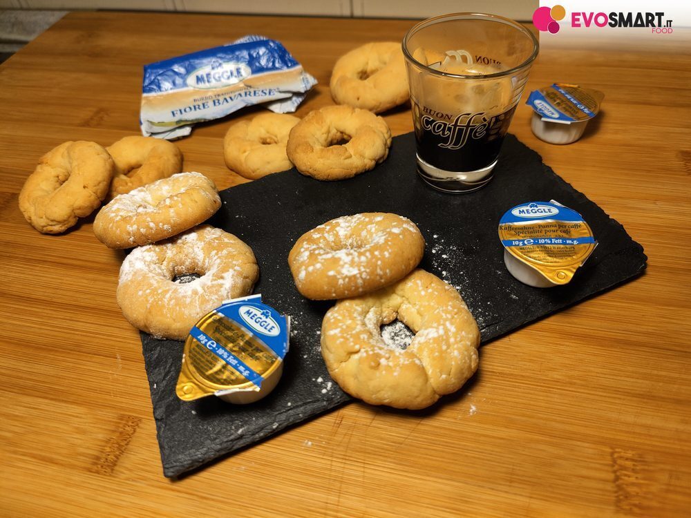 Biscotti di pasta frolla burrosi e perfetti con il friore bavarese meggle italia