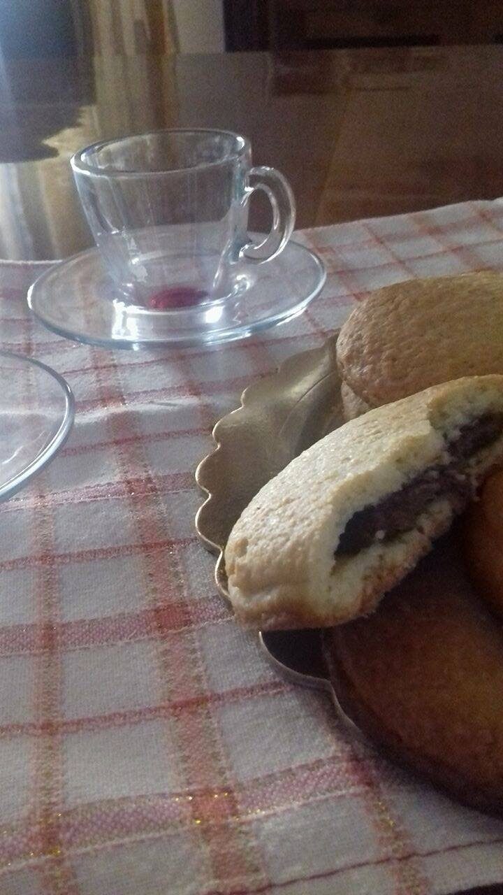Biscotti di pasta frolla con cuore di nutella