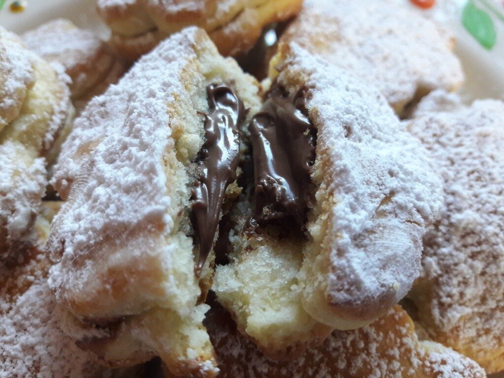 Biscotti di ricotta con ripieno di nutella