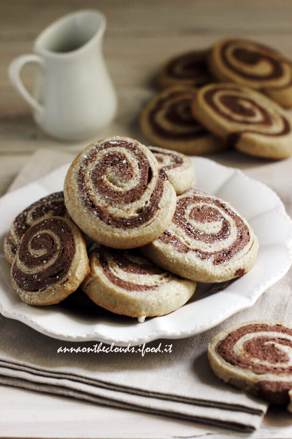 Biscotti girandola – ricetta facile con frolla bicolore