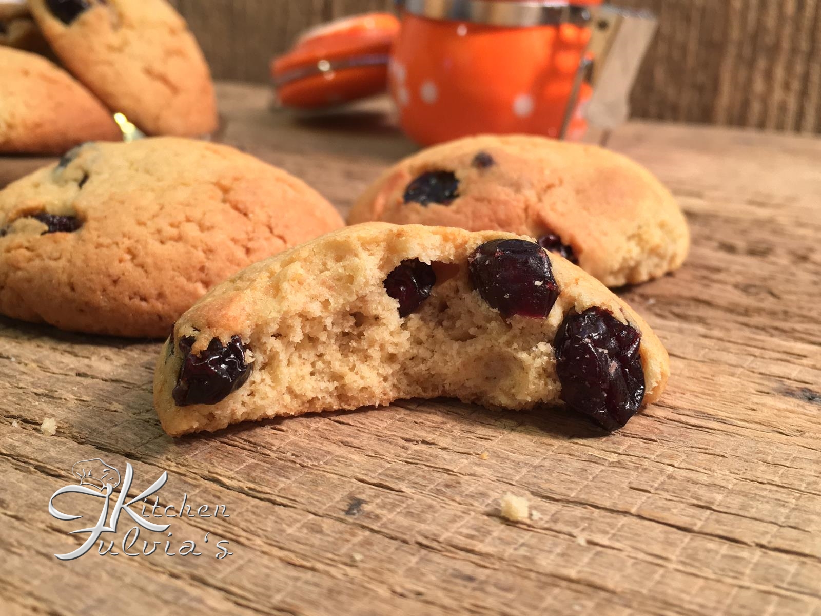 Biscotti golosi al mais, farro e mirtilli rossi