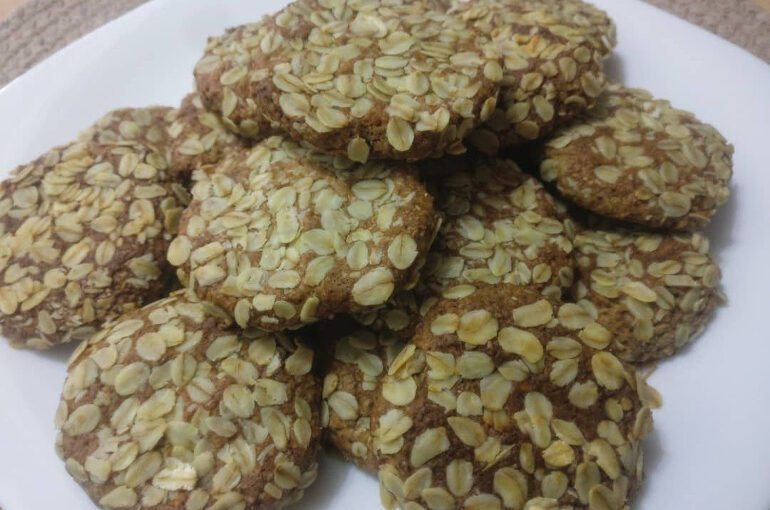 Biscotti integrali vegan con fiocchi d’avena