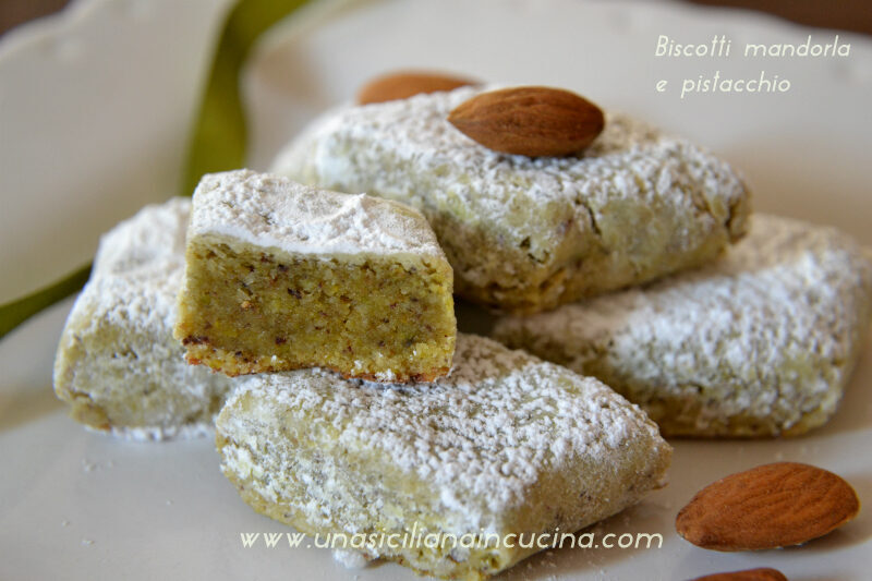 Biscotti mandorla e pistacchio