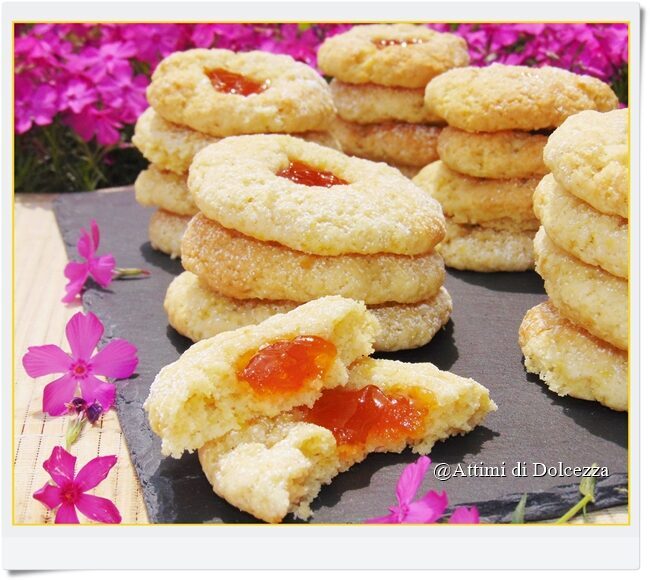 Biscotti morbidi alla marmellata
