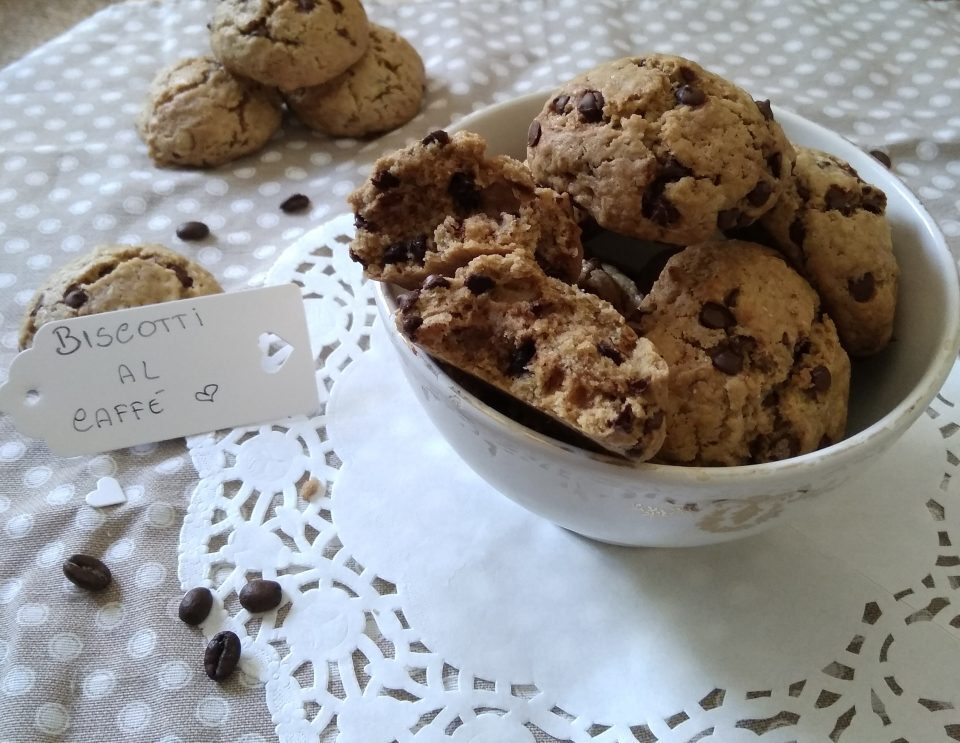 Biscotti morbidi caffè e cioccolato