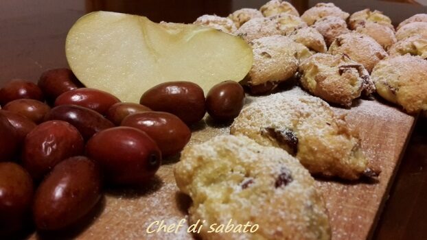 Biscotti morbidi con giuggiole e mele
