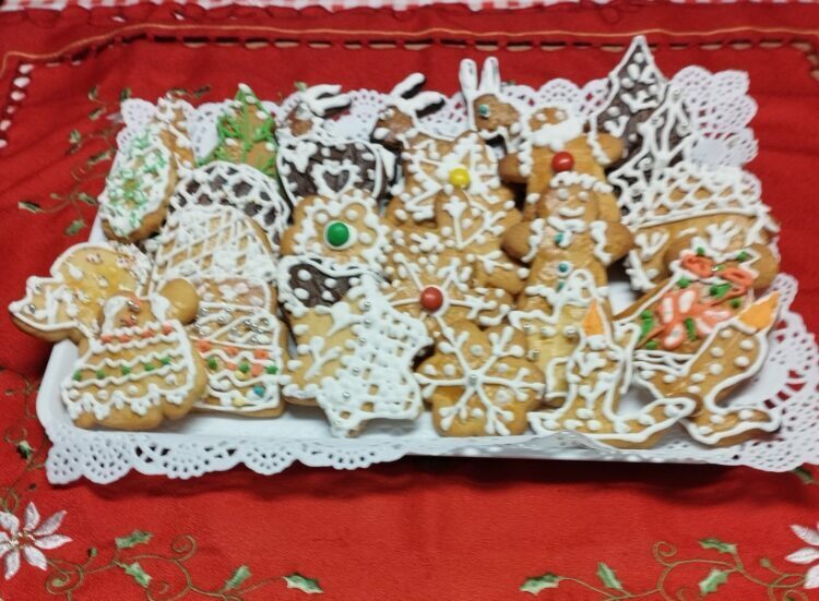 Biscotti natalizi decorati