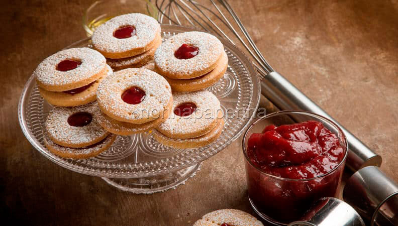 Biscotti occhi di bue: tanta fragranza per una colazione senza glutine  