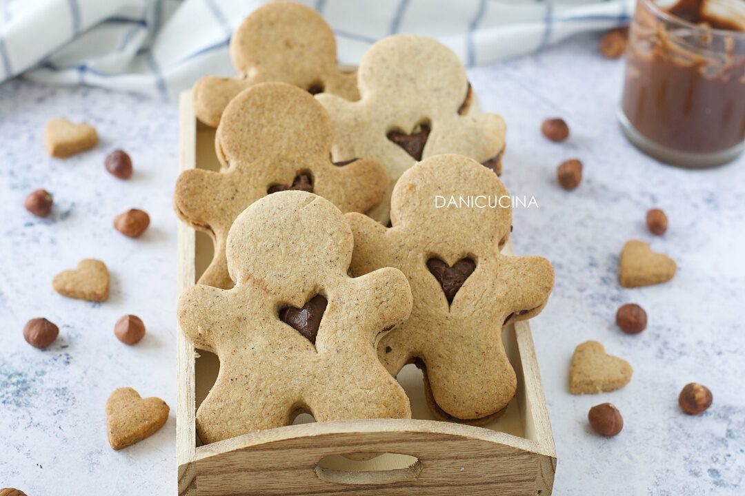 Biscotti omini alle nocciole