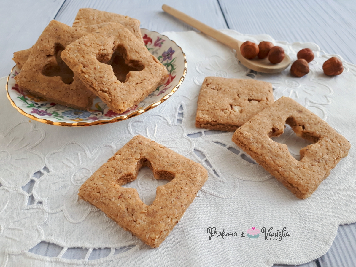 BISCOTTI ORZO E NOCCIOLE vegani
