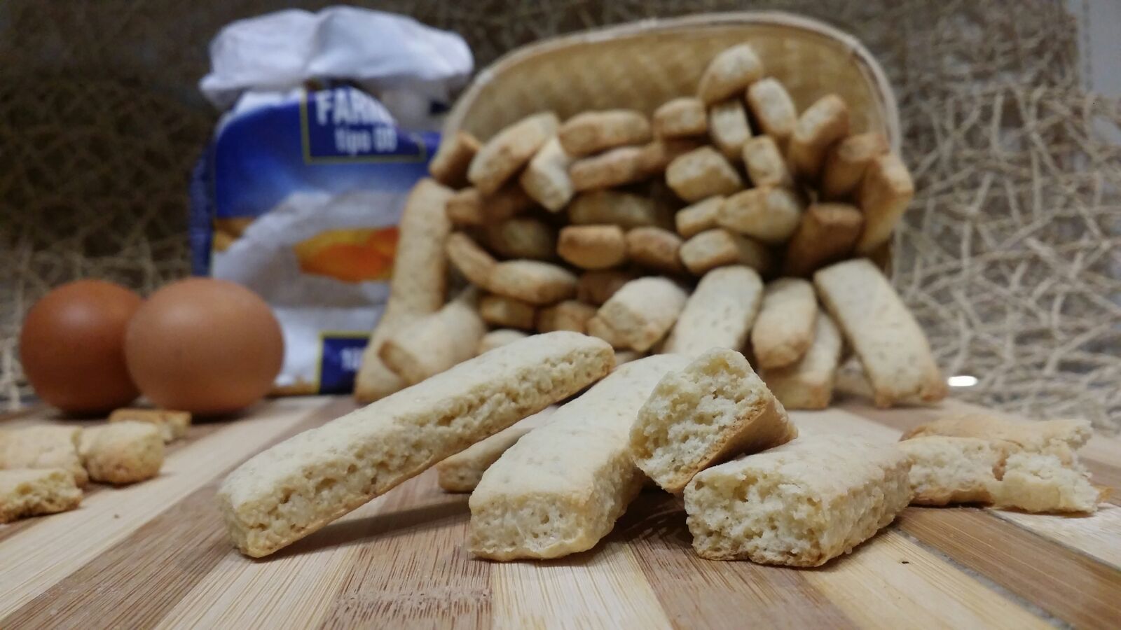 Biscotti plasmon